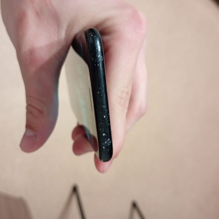 Продам Iphone se 2020