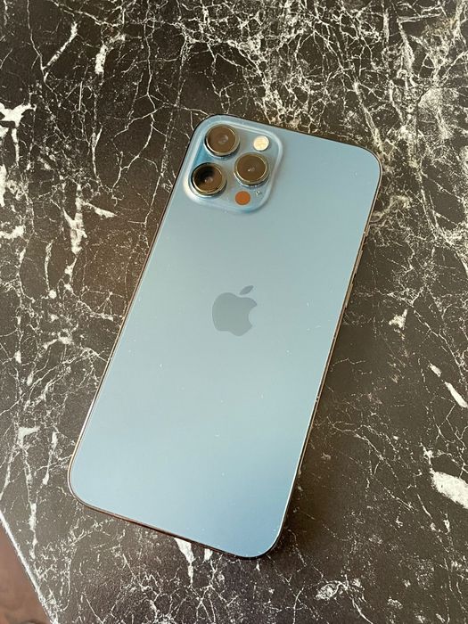 Iphone 12 pro max si iphone 12