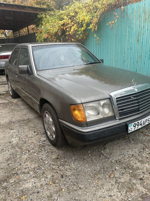 Мерседес 124 2.3