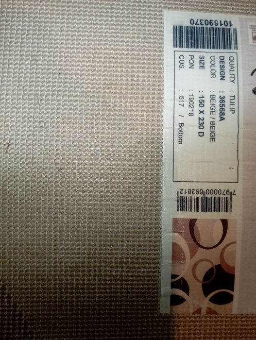 Covor puțin folosit in stare foarte buna