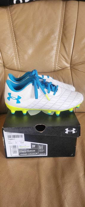 Детски бутонки UNDER ARMOUR.