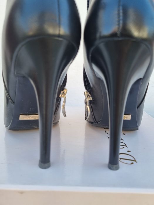 Продам женские ботильоны