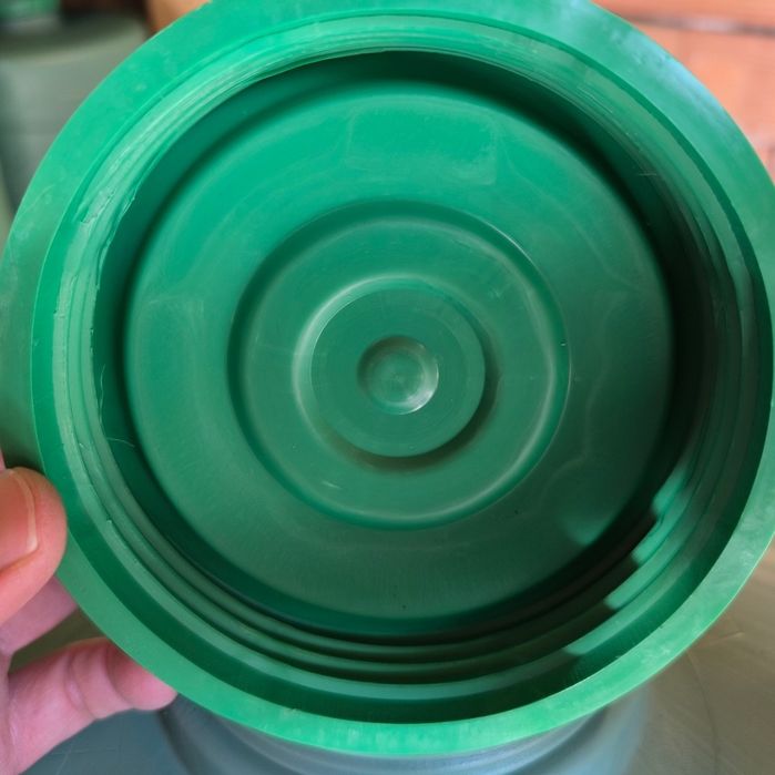 Туба умивалник с канелка 20л НОВИ