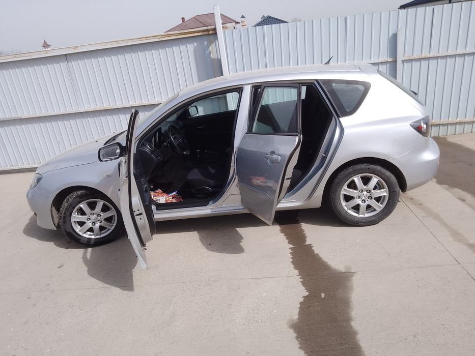 Mazda*3/16/Benzina* EURO.4* An/2006*Privat*GERMANIA!