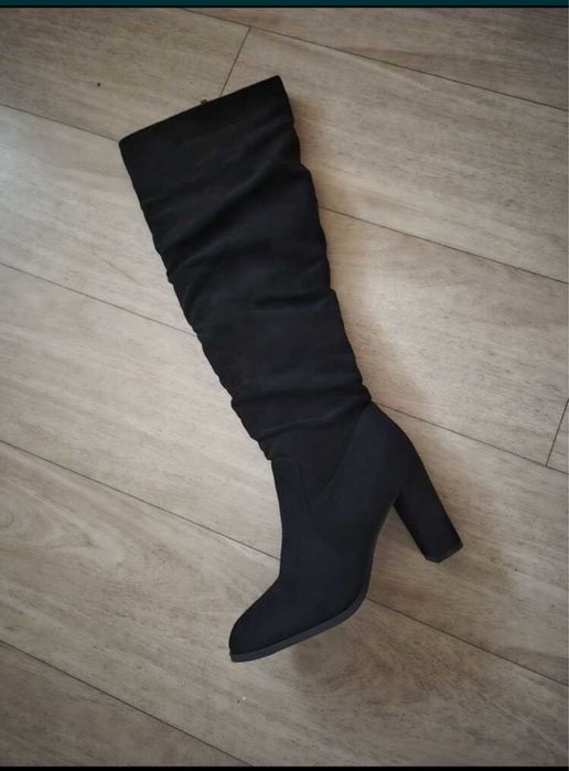 Елегантни дамски ботуши