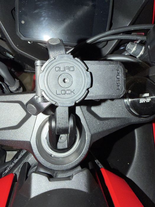 Quadlock pro montare în jug + doua huse originale