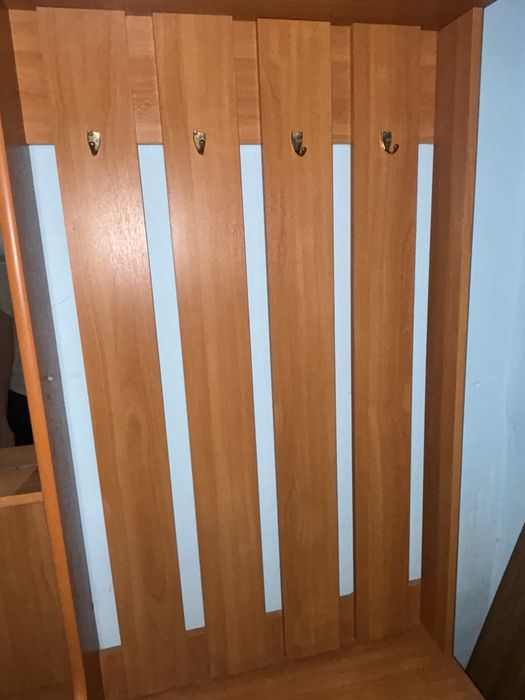 Вешалки шкаф состояние хорошое