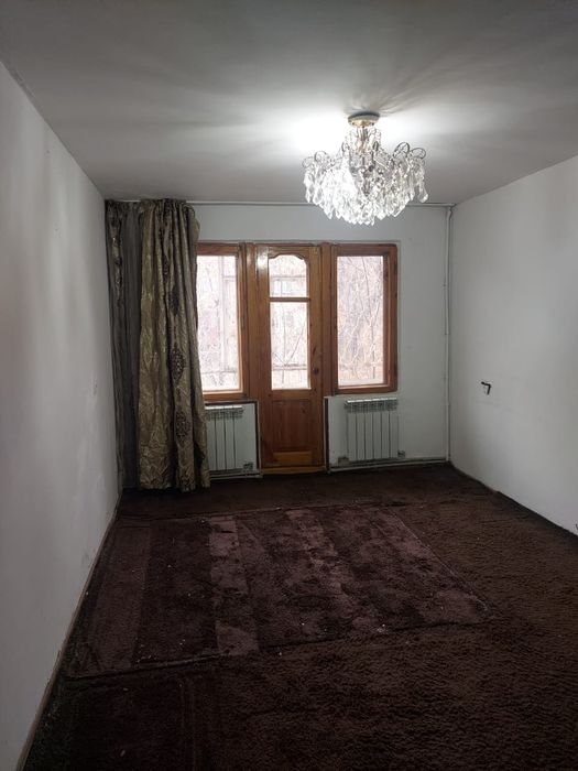 Продам 1а ком 8 микрорайон