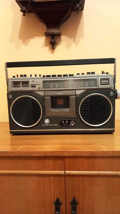 Radio casetofoane AIWA, radio Traviata, ceasuri de masa , stabilizatoare tensiune