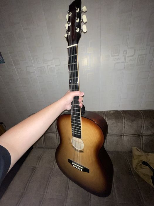 Акустическая гитара