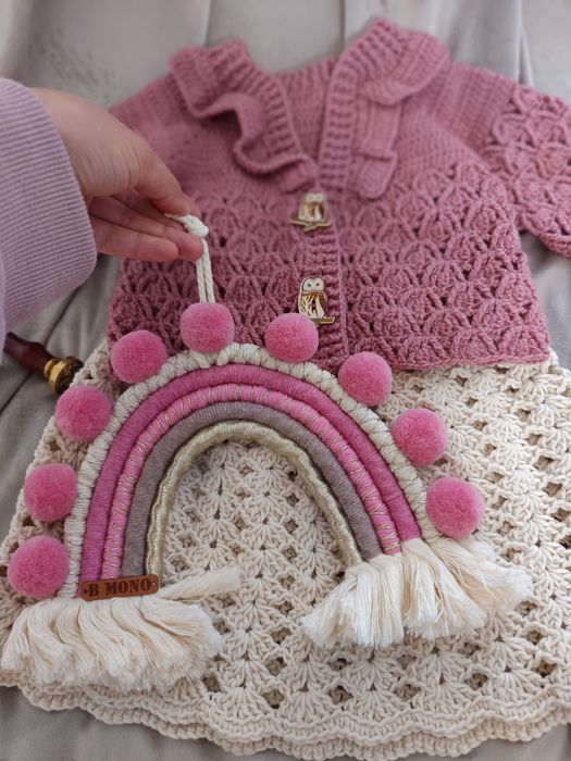 Бебешки дрешки, ръчно плетени