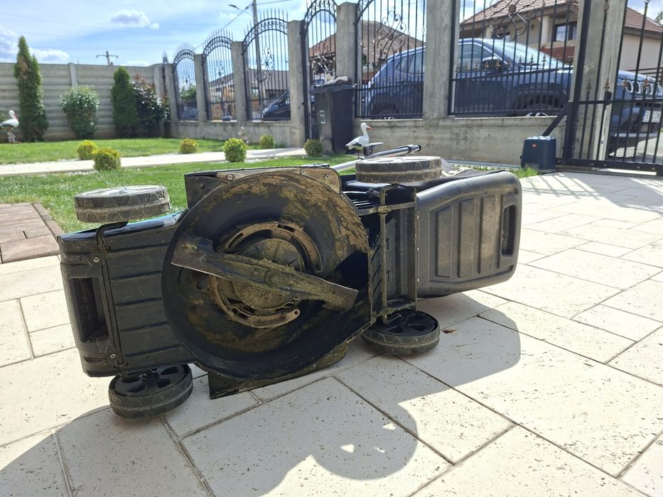Masina electrica tuns iarba Makita ELM3720