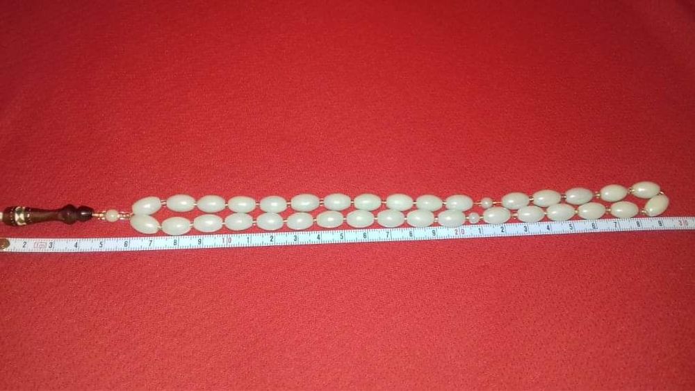 Броеница  от седеф и кехлибар