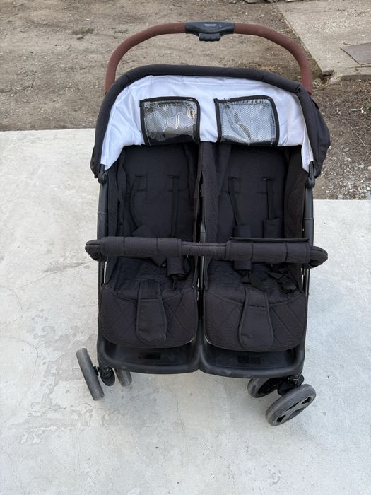 Бебешка количка за близнаци