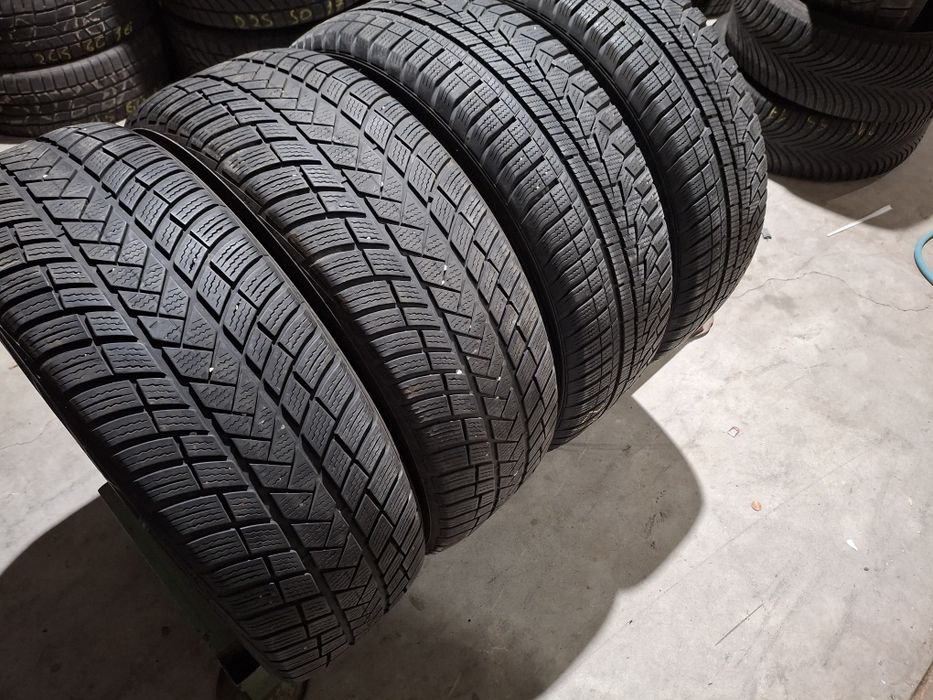 4 Anvelopele de iarnă 215 60 r17 Hankook si Vredestein