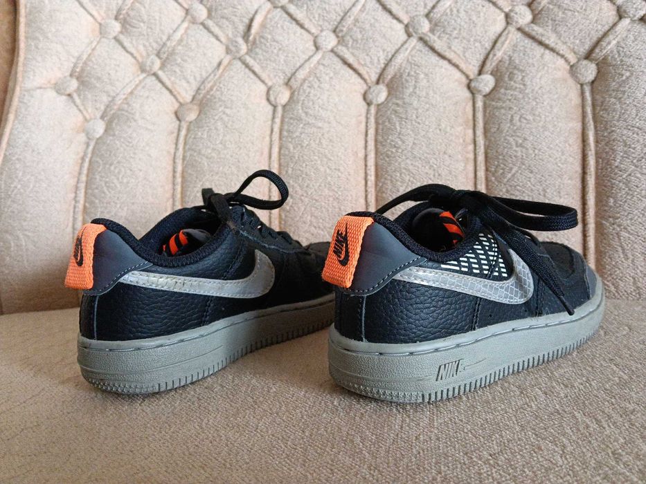 Продавам детски обувки Nike