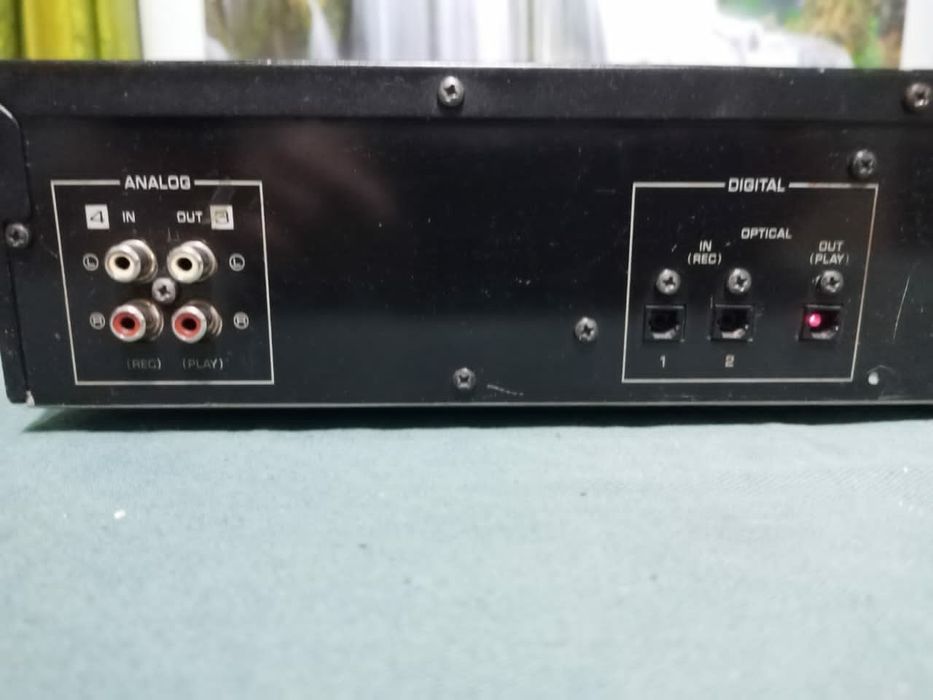 Минидиск Yamaha с Dolby декодером