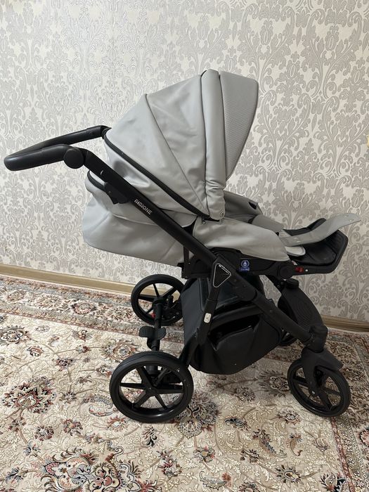 Продам коляску Adamex