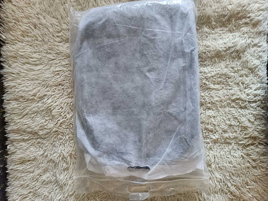 Нова чанта за училище или работа