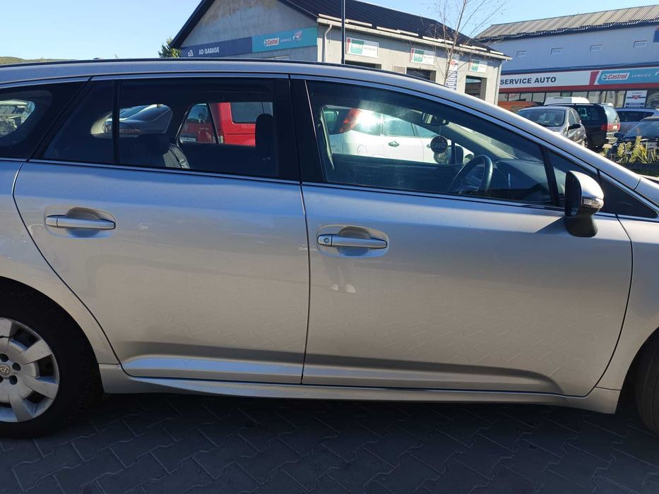 Usa dezechipata stanga/dreapta, fata/spate Toyota Avensis 2017 Break