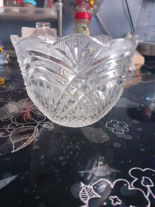 Салатницы хрусталь 500 тенге