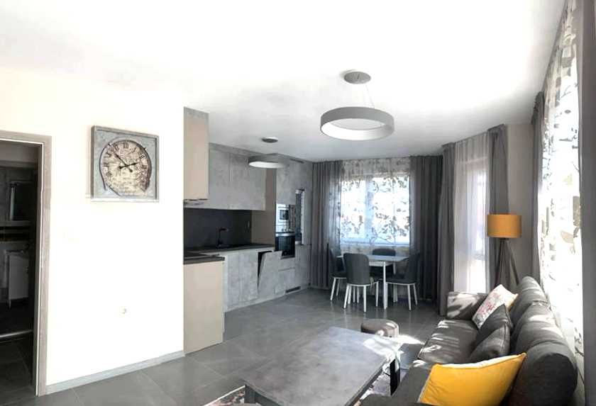 Дава се под наем Двустаен апартамент в Пловдив, Център - 75 кв.м за 612 € - Снимка #1