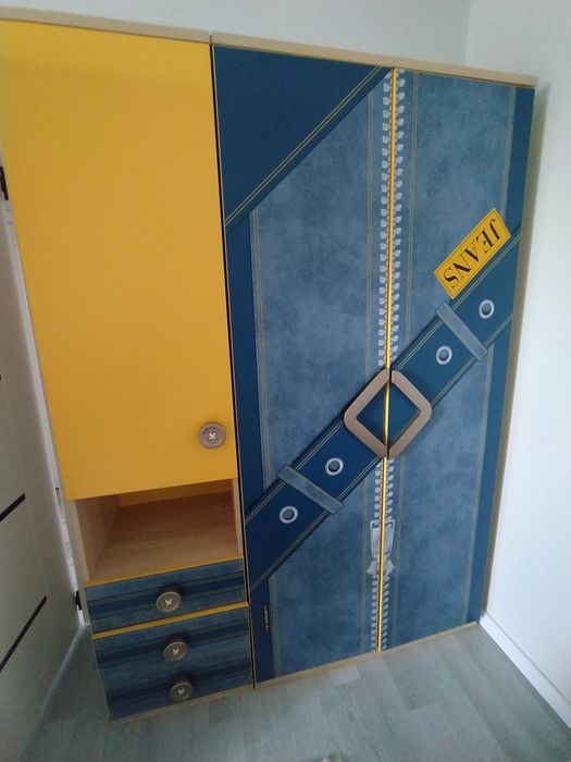Срочно продам  шкаф
