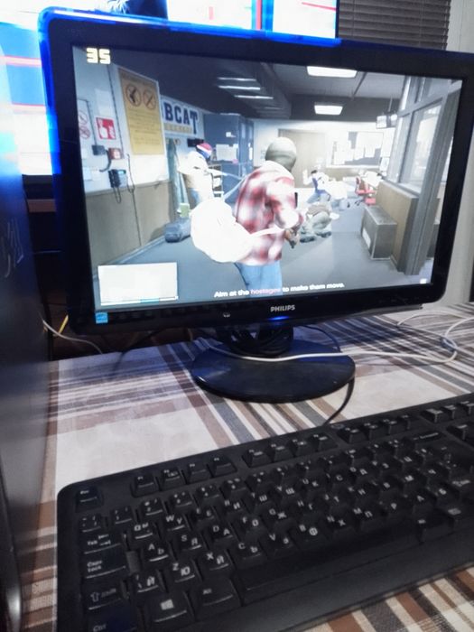 Компютър и монитор