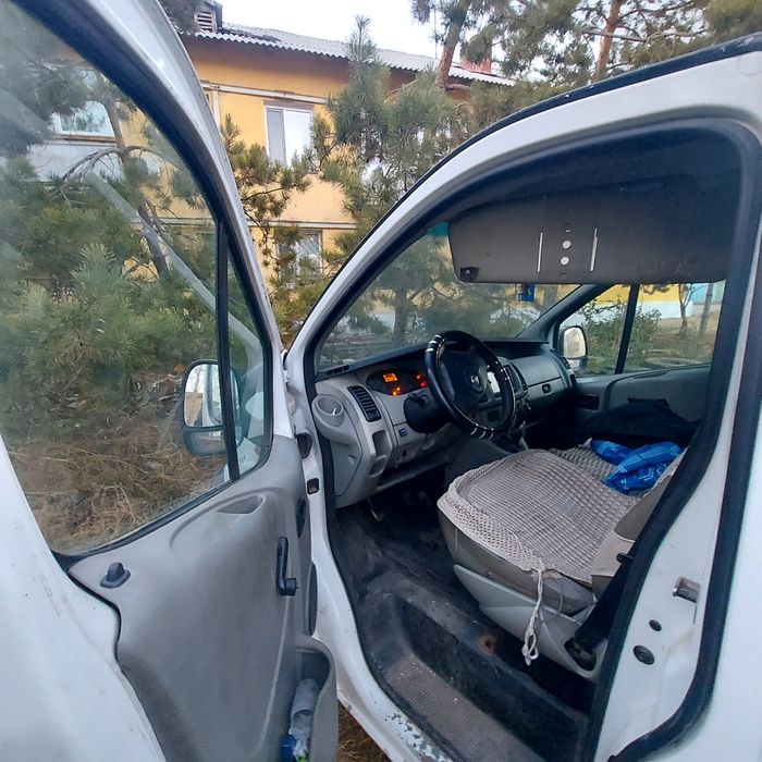 грузовой бус 2004 года