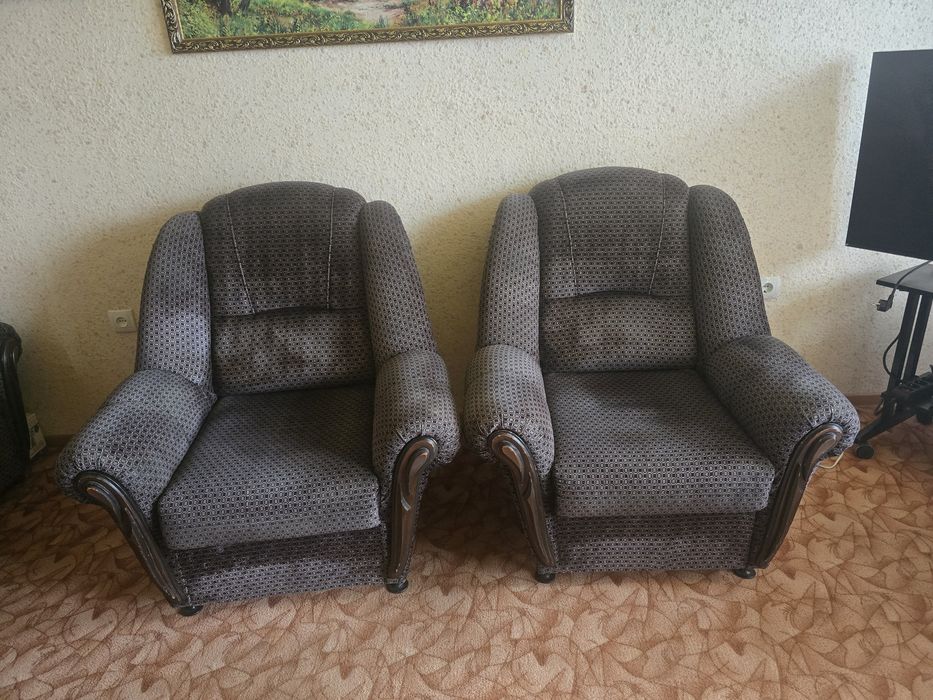 Продаю диван и два кресла