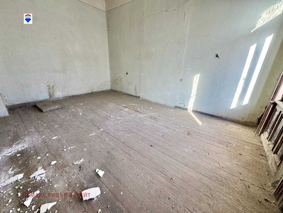 Продава се Етаж от къща в Русе, Център - 246 кв.м за 726 €/кв.м - Снимка #11