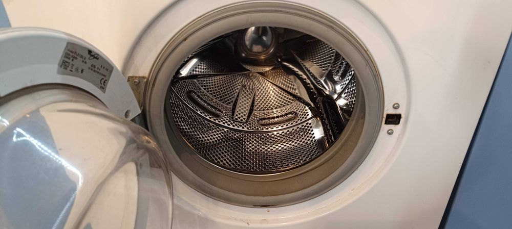 Пералня Whirlpool - напълно работеща - 5 kg