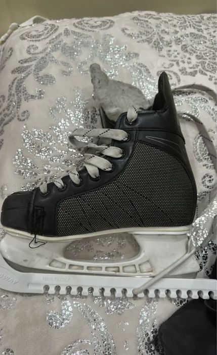 Продам коньки