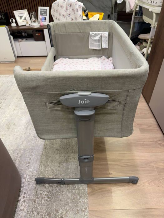 Кроватка-манеж Joie Roomie Glide