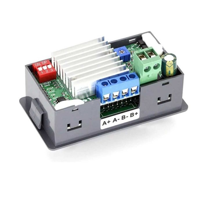 Controller si driver pt comanda unui motor pas cu pas nema 17 23