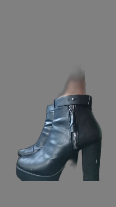 Botine din piele