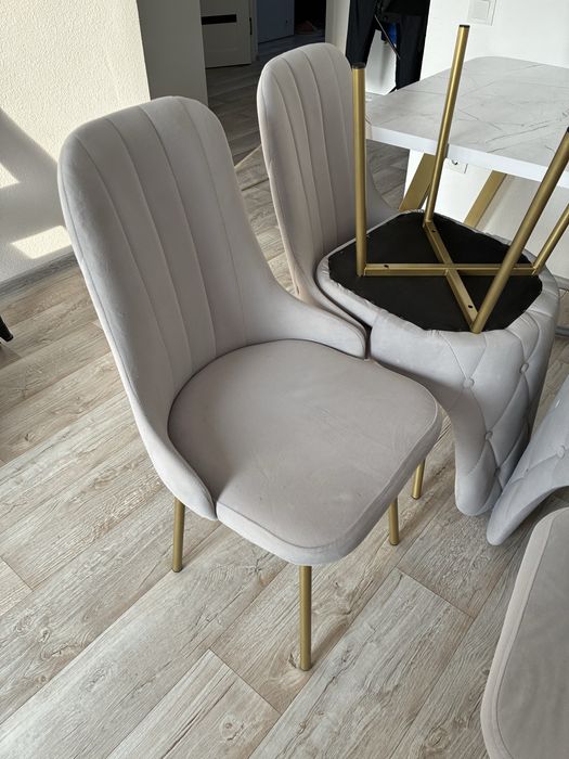 Стол со стульями