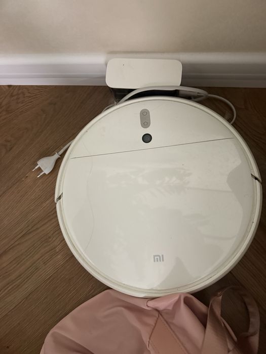Продам робот пылесос xiaomi