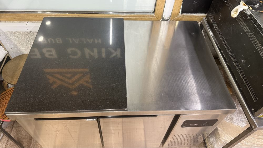 Холодильный стол