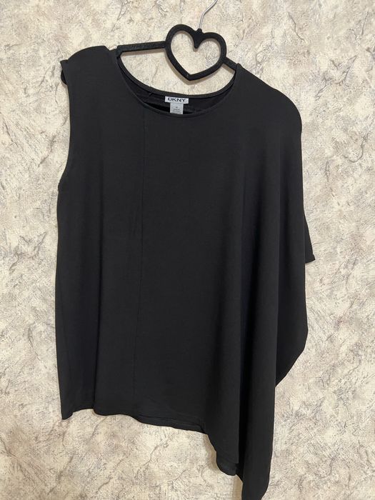 Ассиметричный топ DKNY