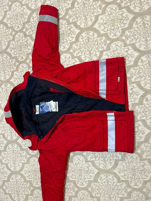 Зимняя куртка новая