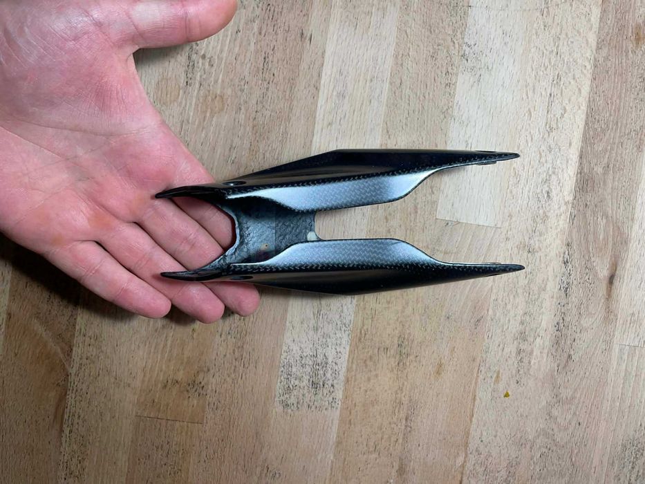 reparatii bari auto,carene moto ,piese din carbon