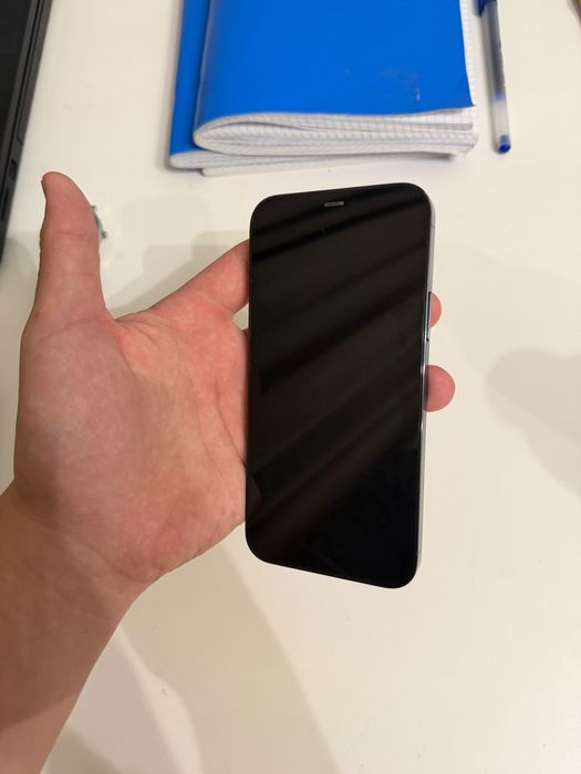 Продаю Iphone 12 pro, в хорошем состоянии