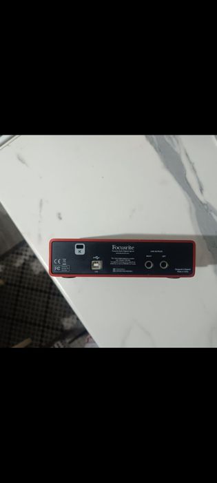 Звуковая карта focusrite 2i2