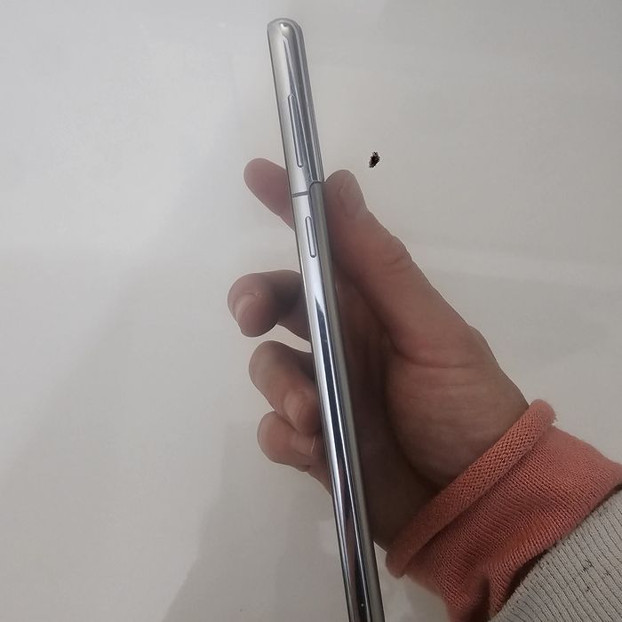 Samsung galaxy s21 продавам