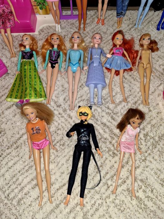 Lot Barbi Mattel.