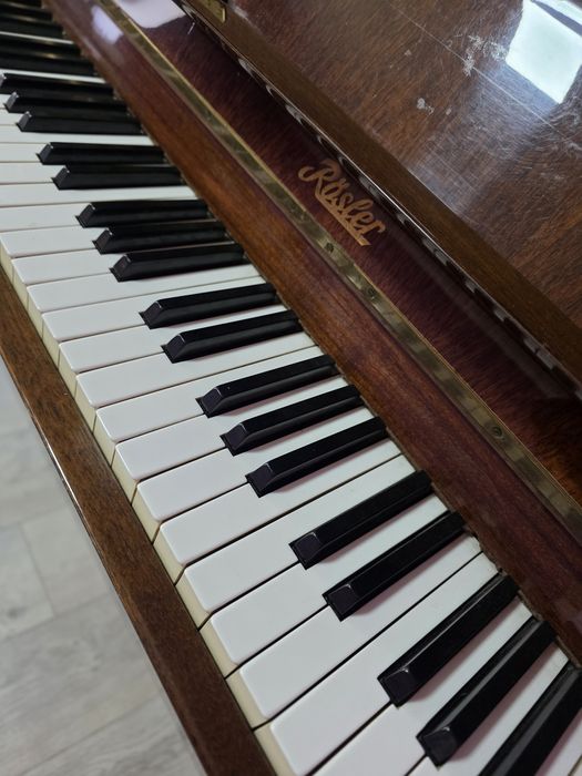 Продаётся фортепиано Rösler