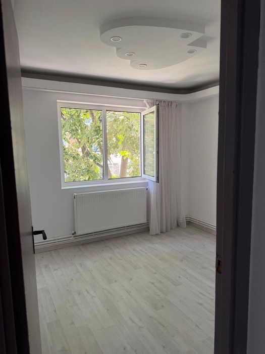 Închiriez Apartament renovat