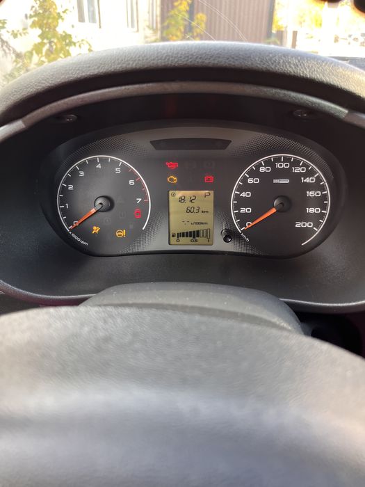 Машина Лада Гранта.Газ-бензин