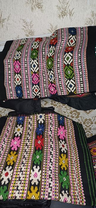 Продавам пътеки,калъфки,пристилки и др.Автентични ръчно тъкани.